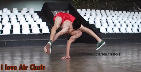 bboy_jonas's tweet photo. @lilgvenezuela  @saloriginal  @Twixx_MM 
I love Air Chair ! :D http://t.co/skXoPrK2