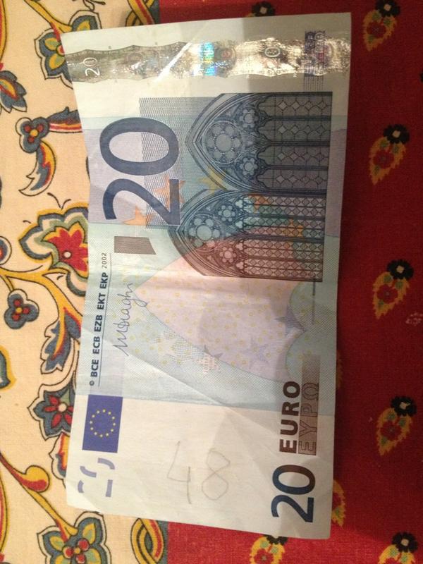 Matteo Giuzzi On Twitter Ho L Autografo Di Mario Draghi Sulla Mia Banconota Da 20 Che Ci Faccio Mbeh Http T Co Mzidnzm3