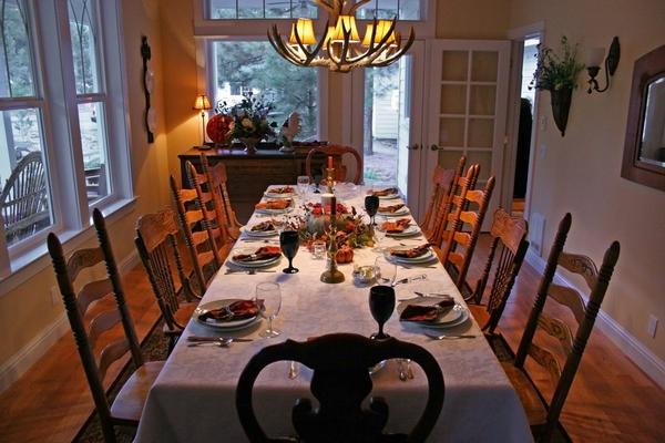 Britishize's tweet image. Table set, turkey in the oven, friends &amp;amp; fam on the way. Happy Thanksgiving to all our American friends across the pond