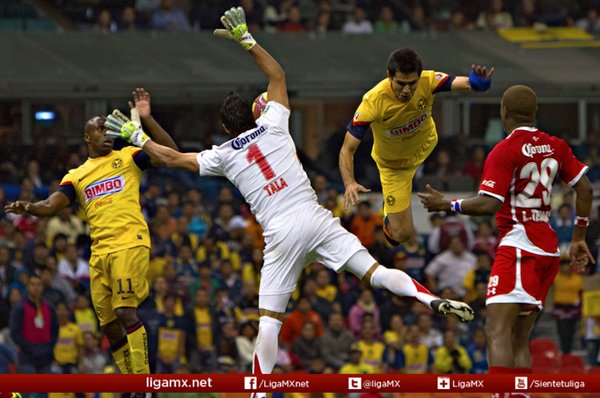 LigaBBVAMX's tweet photo. #Min75 #Ame0 | #Tol1 ¡Gran partido entre el @CF_America y @deptolucafc, el #BalonTeleton se pelea con fuerza! http://t.co/KyZB31Gw