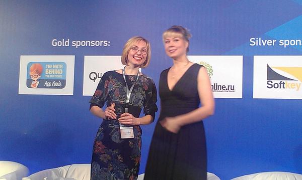 dynamicpixels's tweet image. Goal Defense named Best Mobile Game at #vasforum. Alex (PR Dynamic Pixels) &amp;amp; Julia (host, Nevosoft) during ceremony.