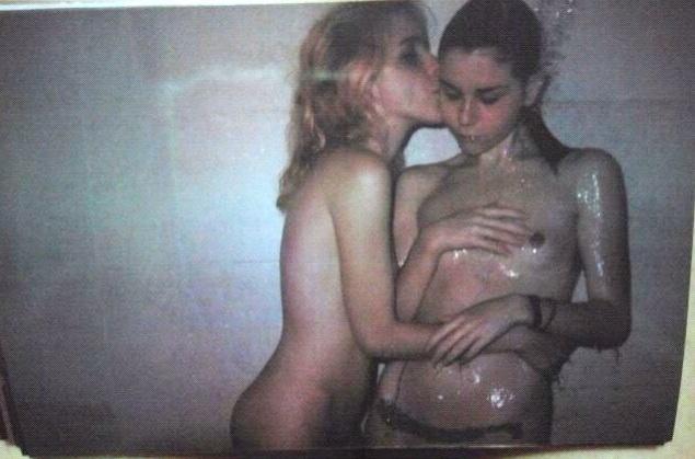 Shower Time with my lovely @AmarnaMiller ❤ http://t.co/xMzuqEG5<a class="tags" href="/tag/amarnamiller">@amarnamiller</a><a href="/tag/premiosninfa"class="tags"><span>#premiosninfa</span></a>