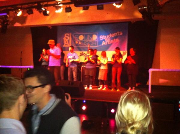 SfArtists's tweet photo. "So geht das" von @eesyees bei #soundrausch http://t.co/A6gslorO