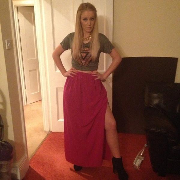 KateBellsLegs's tweet image. HEY IM KATE BELLS LEG! IM OUT TONIGHT, YOU WILL SHE ME PARTING THE SLIT ALL NIGHT! #katebellsleg