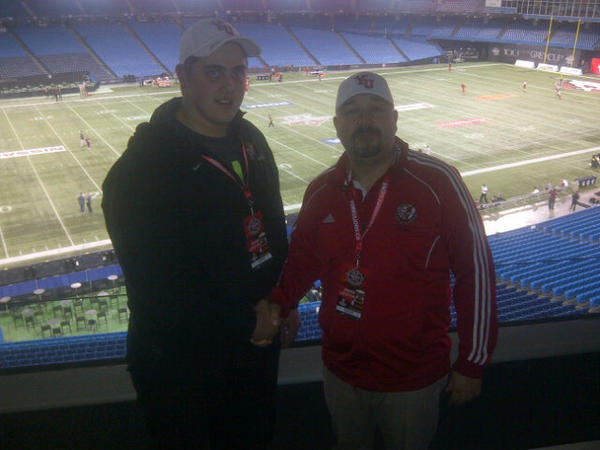 yorkulions's tweet photo. The night starts with a commit!! Brandon Haase @HAASEYBOY is officially a Lion! #lionpride @YULionsFootball http://t.co/Ntl4yrwv