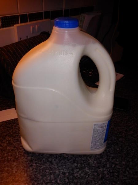Conv3rse_'s tweet photo. My mum knows how much i like milk http://t.co/eO3064tK