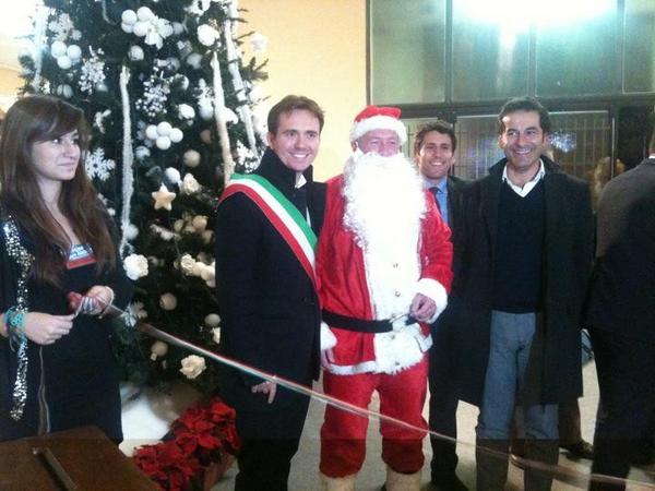 DucPavia's tweet photo. Vetrina di Natale. Palazzo esposizioni #Pavia http://t.co/jbyFc7sI
