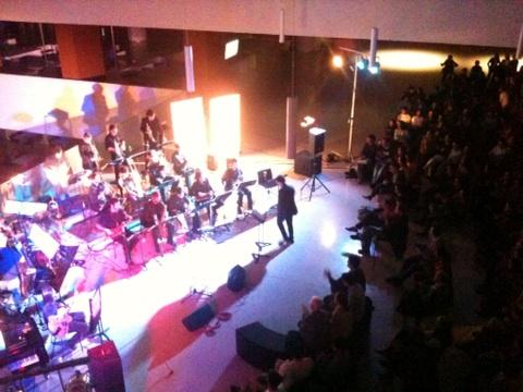 AlbertoCendoya's tweet photo. Concierto de jazz de musikene en el edificio amigos de la @unav ! http://t.co/48C9RROe