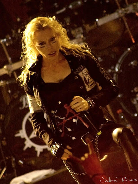 ARCH ENEMY en Chile: las legiones del caos se desataron en Santiago elcuarteldelmetal.net/2012/11/arch-e… <a href="/cuarteldelmetal/">El Cuartel Del Metal</a>