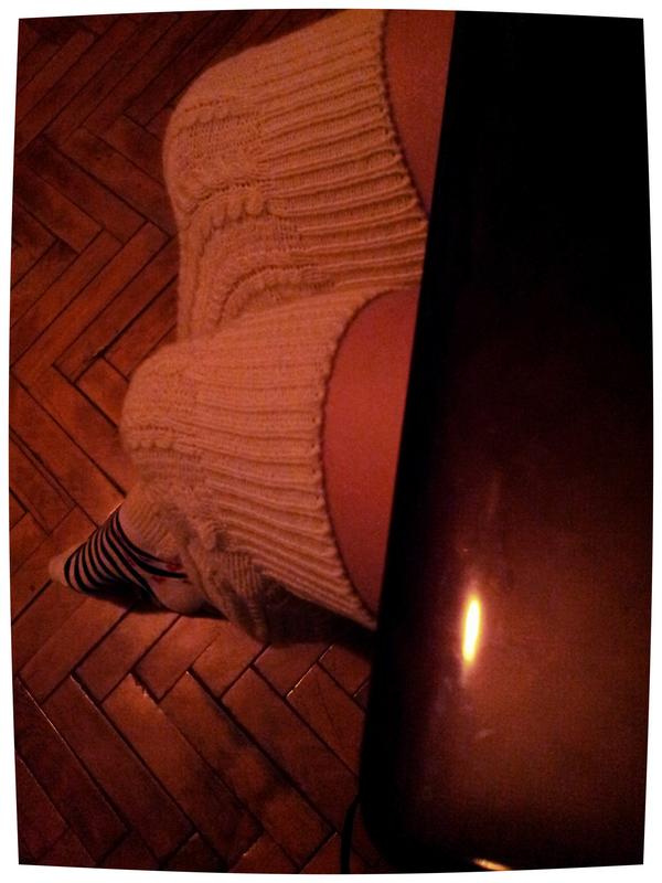 FlyElizabeth's tweet photo. Вечера вдвойне теплее, если гетры ноги греют #рифмоплет #аймалаца http://t.co/GOft2onG