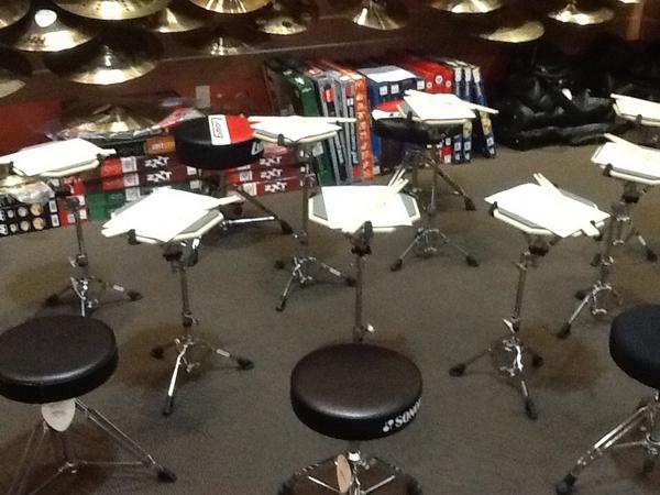 AaronSpink's tweet image. All set to run the hand technique clinic w/ Daniel Picillo at Cosmo Music. #handtechnique