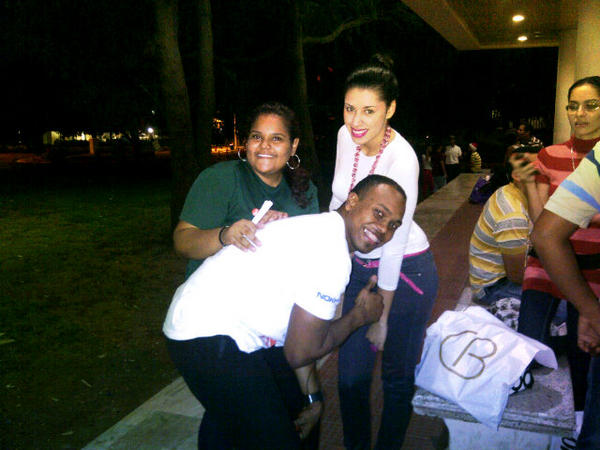 CinziaFirenze's tweet image. A él no le tocaba salir en la foto, pero poso...   Vo! #ModeloArquitectonico