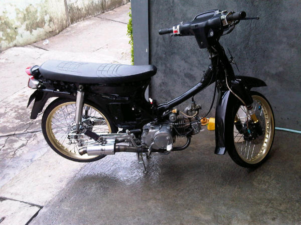 the_duck83's tweet photo. WTS,honda legenda 1 thun 2001 N cocok buat yg muda. Minat mention aja . Nunut bakul min @Inikotabatu @infobatu http://t.co/qQjwhnE4