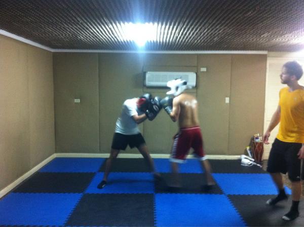 Buena sesión la de hoy con @impipa y @eloteasesino faltas tu @chelacf #TeamPipienshki #sparring #box