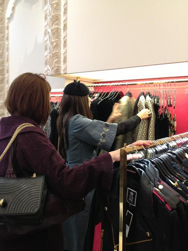 juicycouture's tweet photo. Attn London Couturists! RT @RegentStOnline Stylist @gracewoodward is shopping @juicycouture #westendvip http://t.co/fWxmzp08