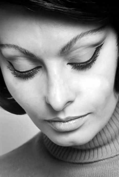 Alex Babsky on Twitter: "To me, she's the most genius makeup icon - look at Sophia Loren's amazing eye makeup here http://t.co/hiSfc2TX" / Twitter