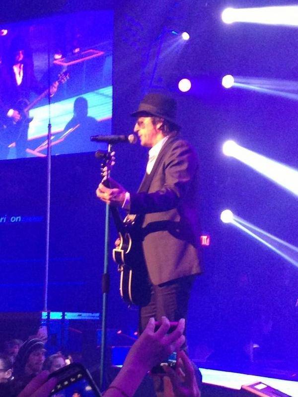 GunsNRosesBlog's tweet image. Oh, there he is, in VEGAS!! #WheresIzzy @Axls_Rose -