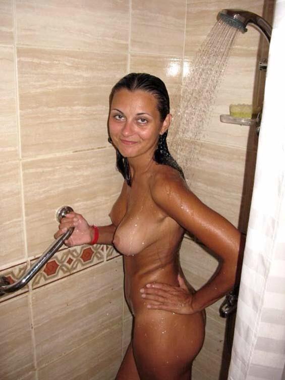 jameslew2012's tweet photo. Another 10 #nudist / #exhibitionist pics 10 of 10 @CreepShot @Shoryu2006 @chicpics @kimmy109 @RTsexyGIRLS http://t.co/3nN0YXmp