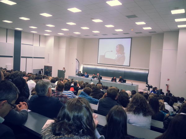 KaderKholkhal's tweet photo. Les Entretiens de l'Excellence à Sciences Po Bdx "la diversité est une chance pour notre pays!" http://t.co/OMH50w4Z