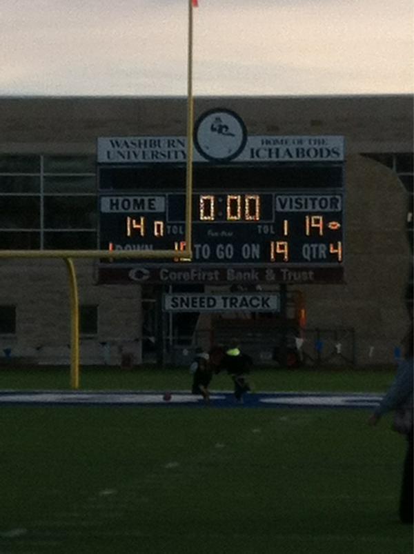 RandyWithersKC's tweet photo. WHAT A GAME, WHAT A WIN! Congrats to @SMWFOOTBALL 2012 Kansas Class 6A State Champions! http://t.co/CiOGzdQ2