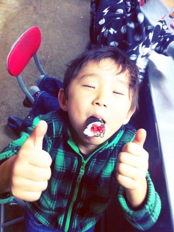 umerisa510's tweet photo. 愛しの鉄火巻ボーイズ‼
うち来てから一日三本は、食べて、ついにきのー吐いてた（ ;  ; ）。
食べ過ぎボーイズ‼ http://t.co/S9zZxEsC