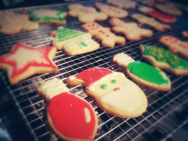 AstroGriffin's tweet image. I made cookies! Mommy says I’m a good “helper”. I don’t appreciate the sarcasm. Flour wasn’t meant to be caged, woman.