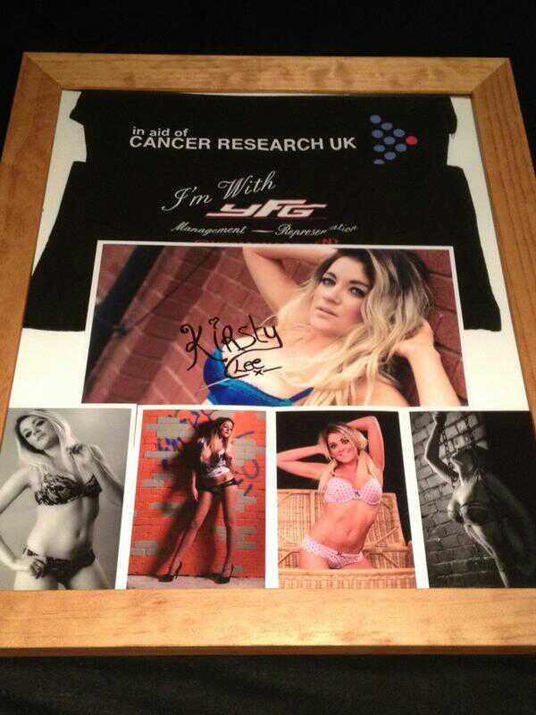 kirstylee_model's tweet photo. @zgrdragon Come see me at http://t.co/O15tOwbu where you can get signed prints like this in the store http://t.co/rMDqtxwM ♥RT♥