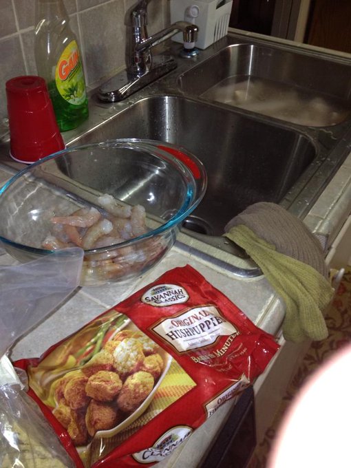 Fish fry n LA! http://t.co/6W9Uypje<a href="/tag/throwbackthursdays"class="tags"><span>#throwbackthursdays</span></a>