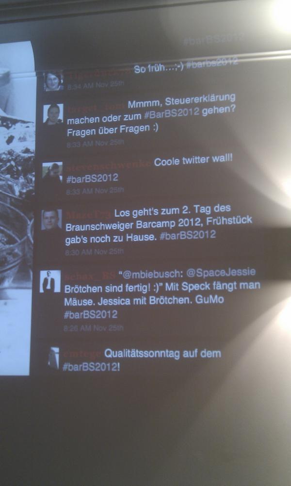 stevenschwenke's tweet image. Coole twitter wall! #barBS2012 #Rekursion