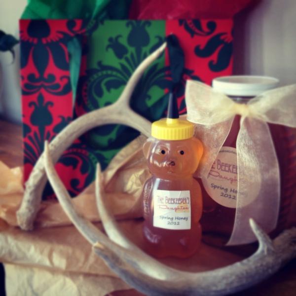 BeekeepDaughter's tweet image. Did you know deer lose their antlers every year &amp;amp; regrow them? And antlers make perfect all natural dog toys.