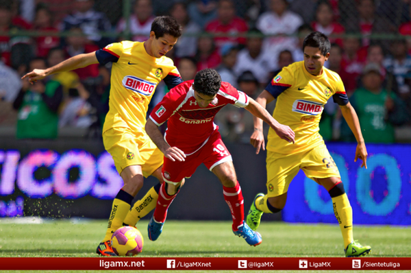 LigaBBVAMX's tweet photo. #Min62 Tol1 | Ame2 (3-2) El #BalonTeleton se pelea fuerte. El @CF_America sigue necesitando de un solo gol. #SemisMX http://t.co/kDb26q5q