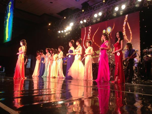 secretscenes's tweet photo. And that's a wrap on #MrsVietnamGlobal http://t.co/I1SuI96K