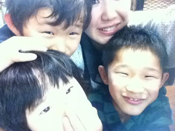 umerisa510's tweet photo. てん・じょー・にちか・りさ！
呼び捨てし合えるさいこうのお友達だぜぇ！！！ http://t.co/H9l04iw3