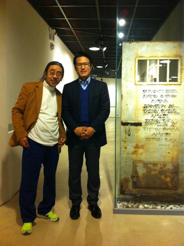 oisoo's tweet image. 이외수문학관을 찾아주신 전 문화체육관광부장관 정병국님(현 양평,가평,여주 국회의원)과 함께.