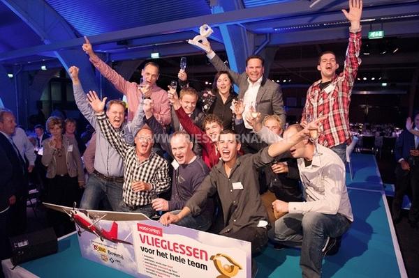 'Van Beek Autobedrijf van het Jaar' Rubriek: #KortZakelijk | #ZakenSpiegel katern #FriesJournaal friesjournaal.nl/archief/van-be…