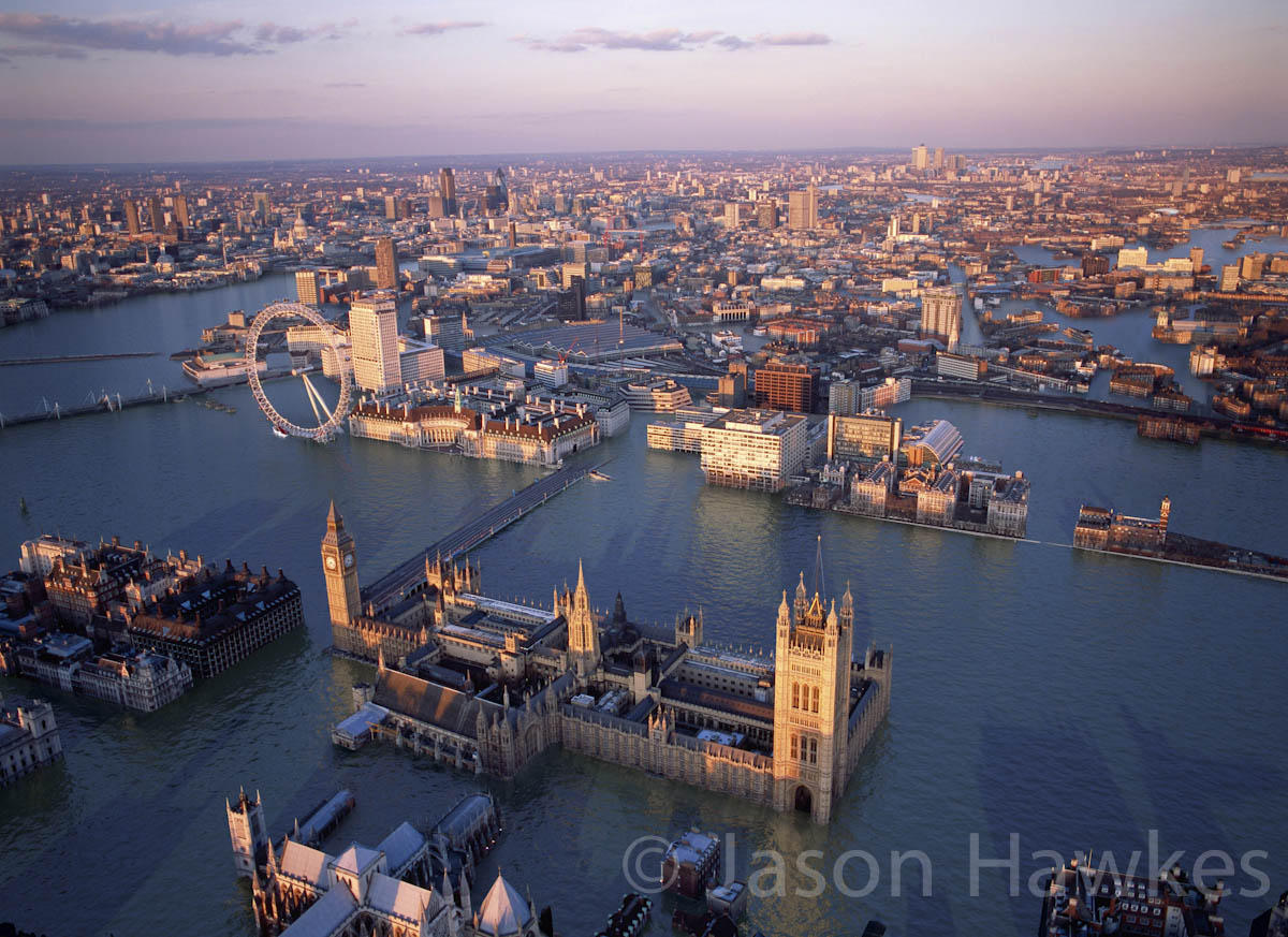 Know the secret to get sharp night aerial pictures with Jason Hawkes  