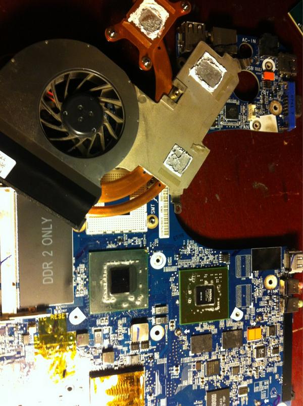 wapentake's tweet photo. Samsung R70 http://t.co/knefYUe4