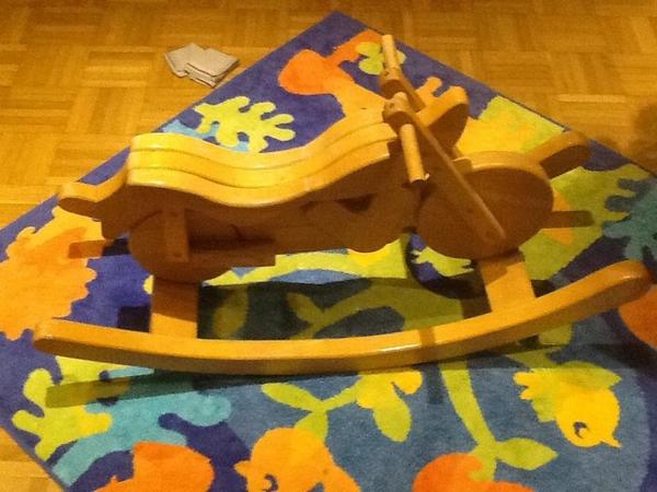 Wickrath's tweet image. Stuffle das mal: Schaukelpferd (Motorrad) für 20 € in Wickrath, Mönchengladbach stuffle.it/item/50b3a04a0…