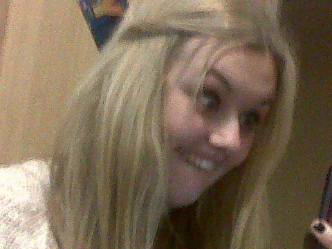 KateDrain_'s tweet image. She'd just received a picture of a willy on her phone #ShockFace @hgeithner