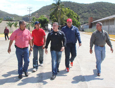 TarekWiliamSaab's tweet photo. Inauguración de interconexión PriscilaLópez forma parte del sistema integral de obras ejecutadas en mi gestión #Tarek http://t.co/gwDwb9Bn