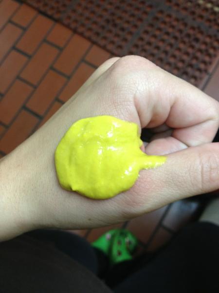 crystalnicolek's tweet image. Mustard on a burn?
#doesthiswork #ouch!