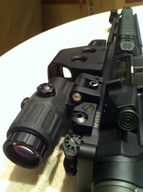 801Tactical's tweet image. A happy Customer with his #EOTech G33 Magnifier #gunscope