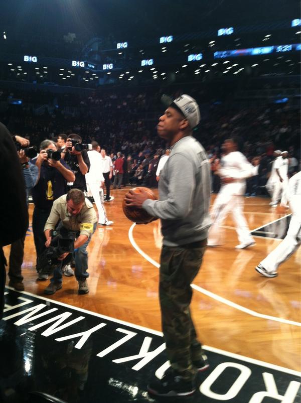 Jay-Z, No Hair-Cut & Dope Sneaks, Hits the Knicks/Nets Game -  theJasmineBRAND