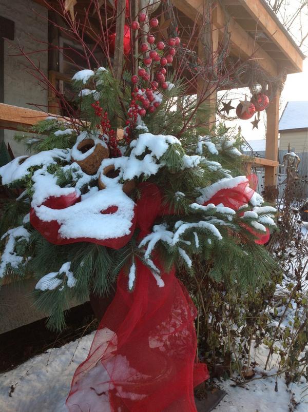 Simplethingsbb's tweet photo. Deck the halls with #snowmen#santa's#Christmas http://t.co/fO394Hpv
