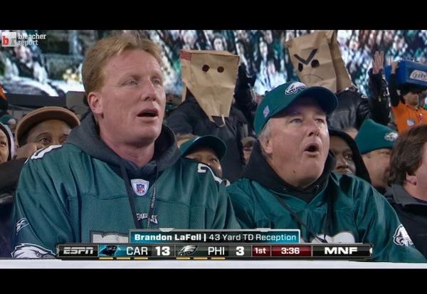 J_iRiE's tweet image. Here comes the paper bags! #BooBirds