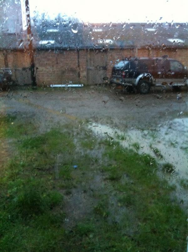 Sometimes I wished I had a job in an office!!!! #raining #rainingagagin