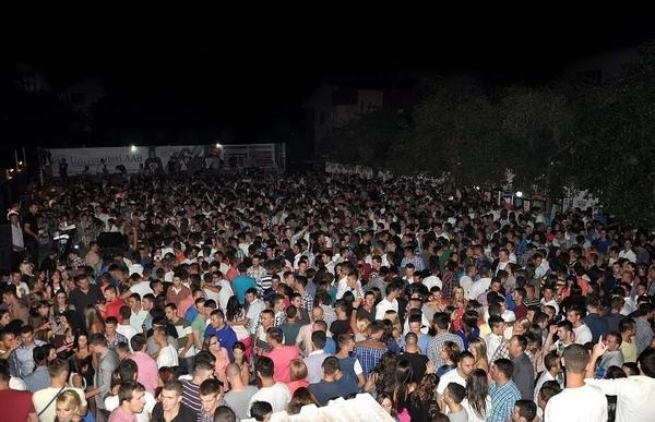 NbahceTbabsClub's tweet photo. #nbahçetbabs
#protest
#100vjetshtet http://t.co/BS7aei5x