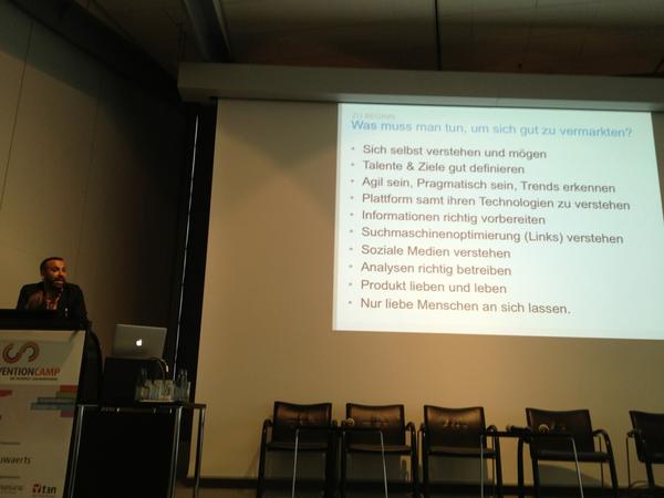 t3n's tweet photo. Was muss man tun, um sich gut zu vermarkten? Session "Social Trademarks" von @Ibo #cch12 http://t.co/fGVqrEEq