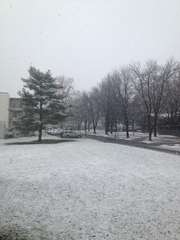 GrahamW414's tweet photo. Snow snow go away, come again on Christmas Day. http://t.co/EICjeWmr