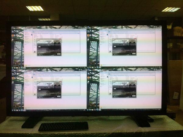 SupremeLab's tweet image. One more photo of our test with Quad FullHD display in quad screen mode